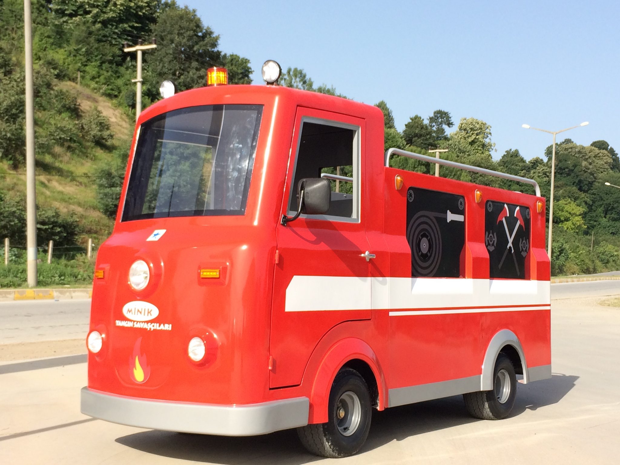 Едукативен противпожарен камион за деца со акумулатор